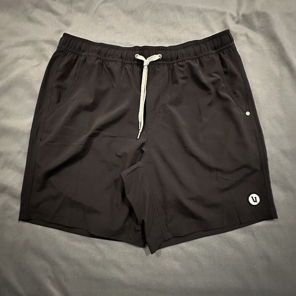 Vuori Kore Shorts Mens L Lined Drawstring Athletic 7.5" Black Gym Run Active